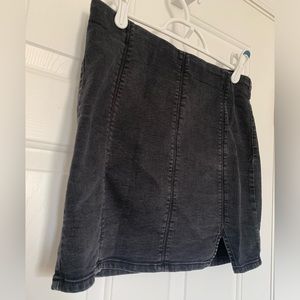 Free People Pleated Denim Skirt. Black. Size Medium.